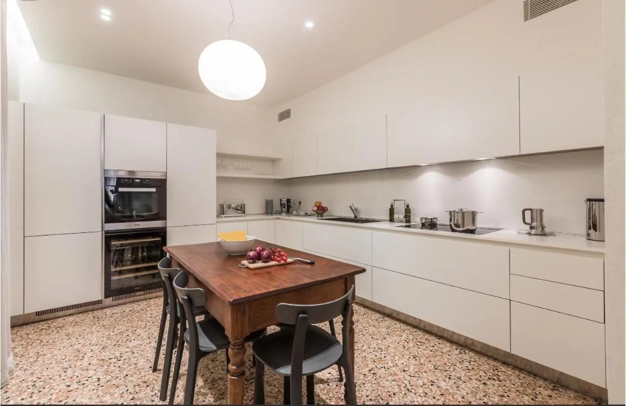 Scaleter - A Fine Luxury Apartment In Palazzo With Canal View Венеция 0*,  Италия