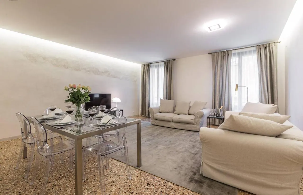 Scaleter - A Fine Luxury Apartment In Palazzo With Canal View Венеция