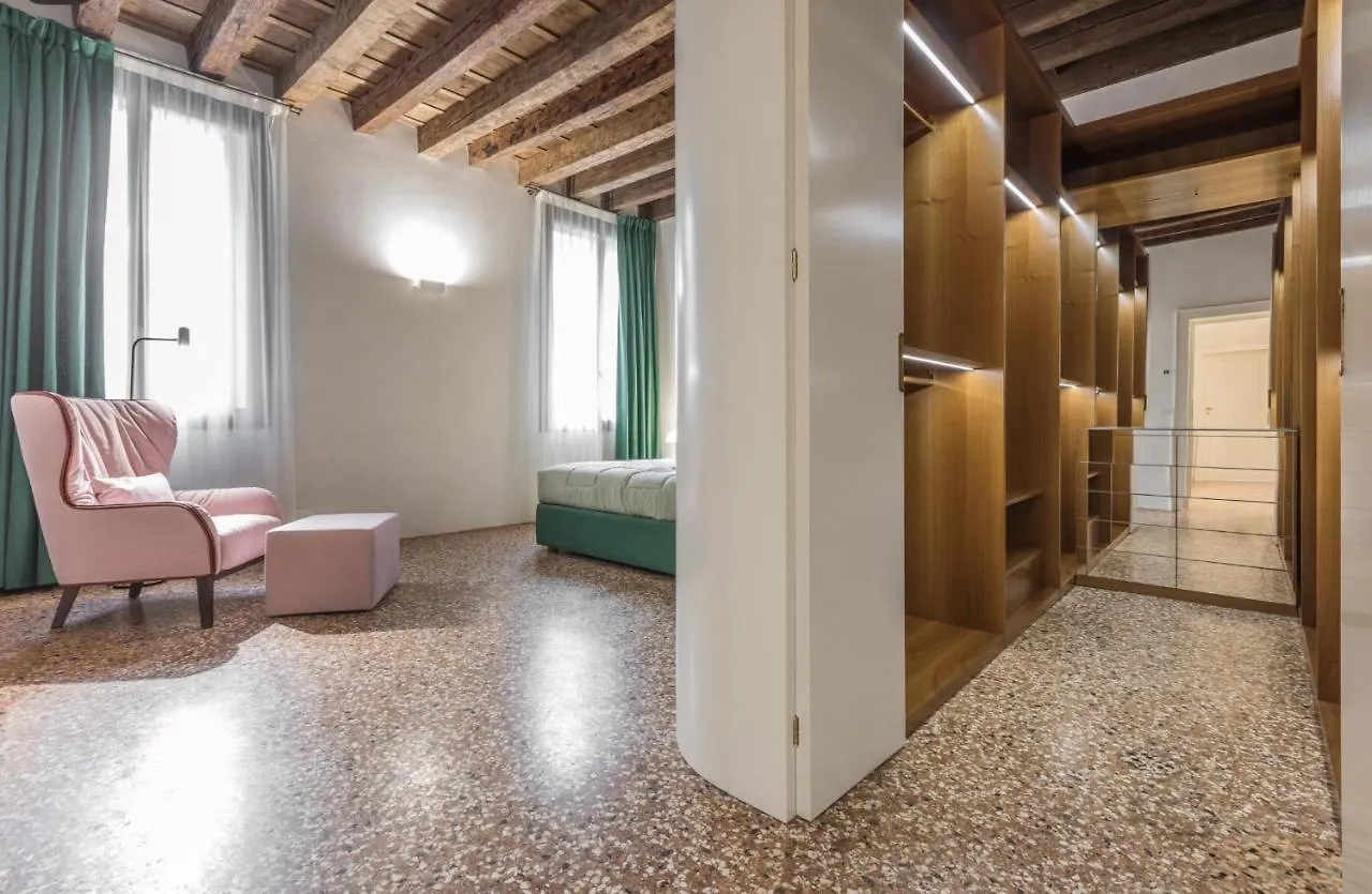 Scaleter - A Fine Luxury Apartment In Palazzo With Canal View Венеция Италия